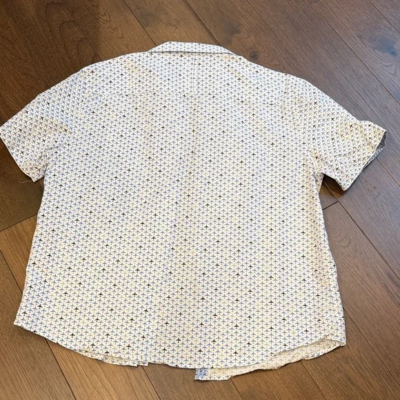 Johnston & Murphy White and Blue Airplane Short Sleeve Button Down Large C11-016 - Picture 7 of 7